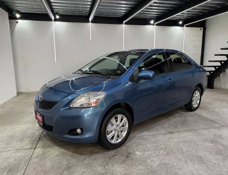 TOYOTA YARIS PREMIUM 2015