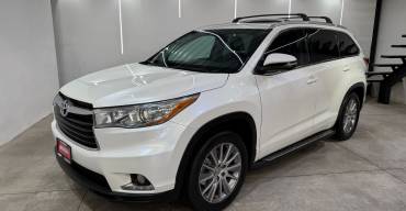 TOYOTA HIGHLANDER PREMIUM 2015