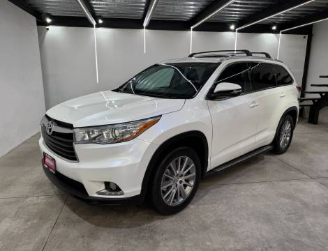 TOYOTA HIGHLANDER PREMIUM 2015
