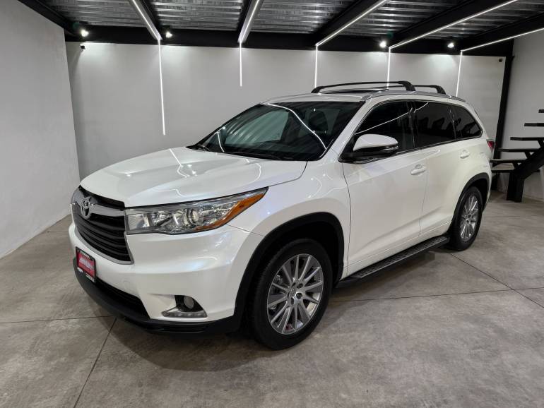 TOYOTA HIGHLANDER PREMIUM 2015
