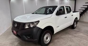 NISSAN NP300 CABINA DOBLE 2018