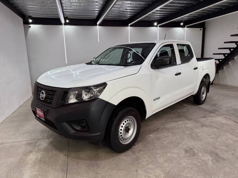 NISSAN NP300 CABINA DOBLE 2018