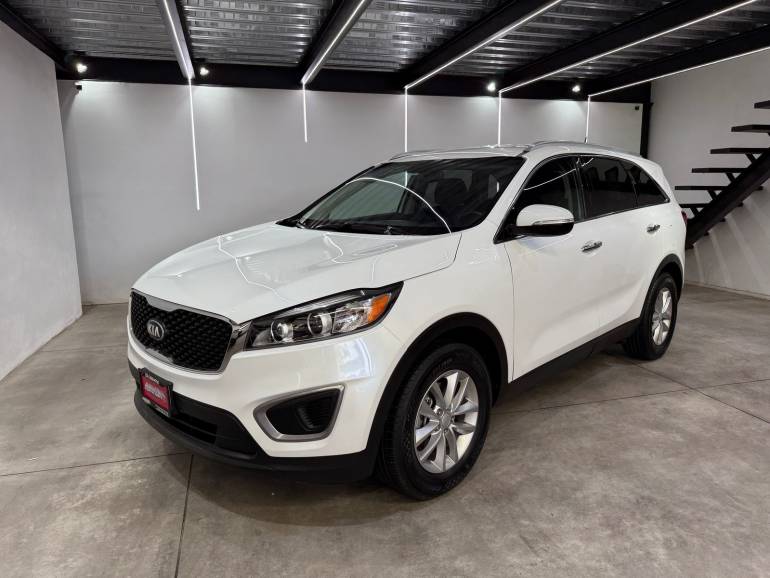 KIA SORENTO LX 2016
