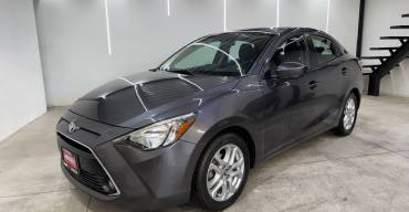 TOYOTA YARIS XLE 2016