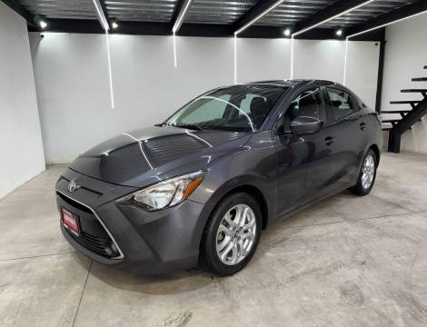 TOYOTA YARIS XLE 2016