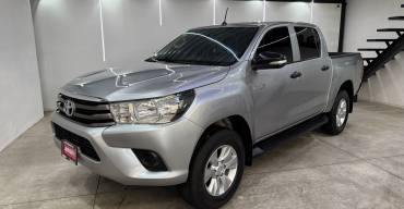 TOYOTA HILUX SR 2016