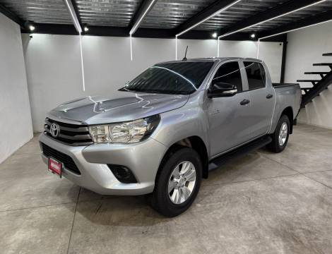 TOYOTA HILUX SR 2016