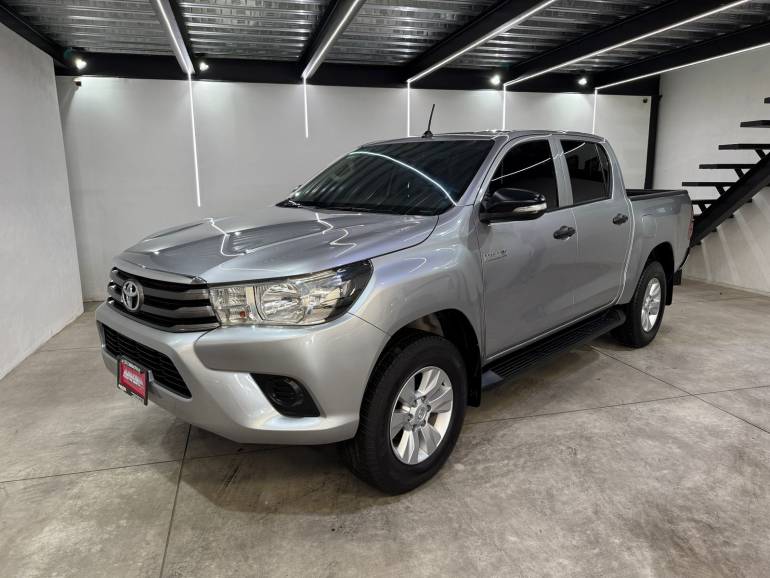 TOYOTA HILUX SR 2016