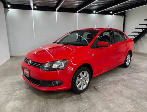 VOLKSWAGEN VENTO HIGHLINE 2014