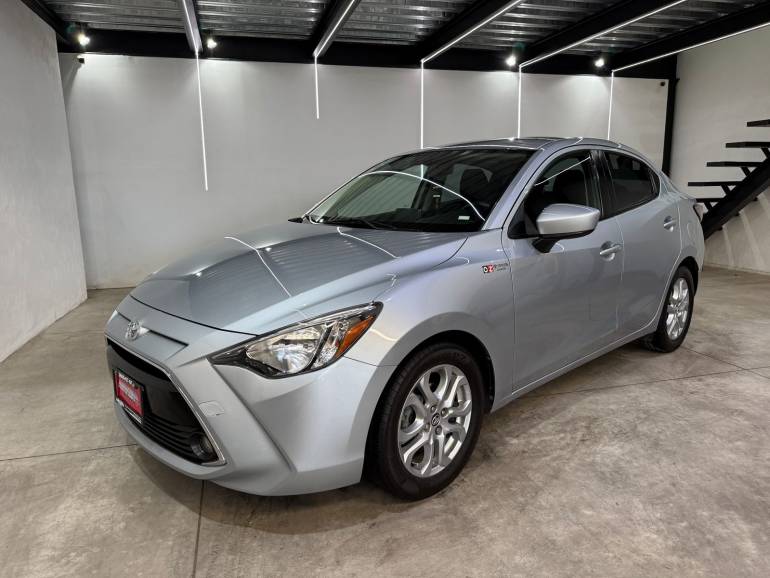 TOYOTA YARIS R XLE 2018
