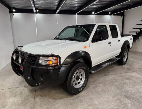 NISSAN NP300 CABINA DOBLE 2013