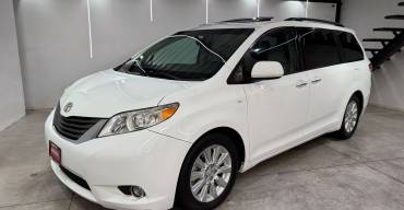 TOYOTA SIENNA XLE 2014