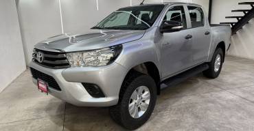 TOYOTA HILUX SR 2017