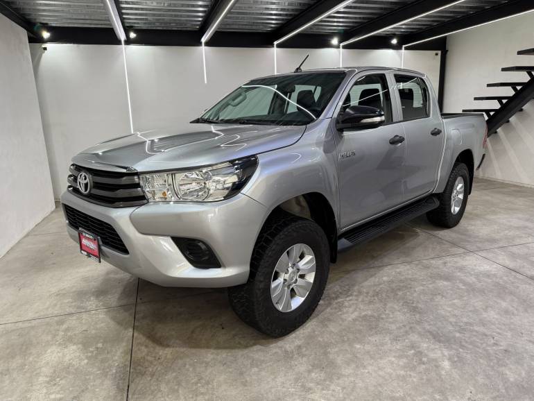 TOYOTA HILUX SR 2017