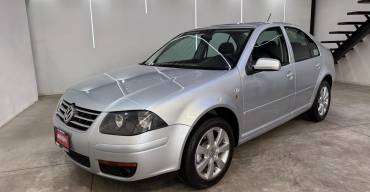 VOLKSWAGEN JETTA CLASICO TEAM 2013