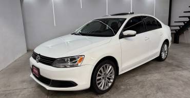 VOLKSWAGEN JETTA SPORT 2013