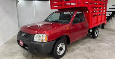 NISSAN NP300 ESTACAS 2009