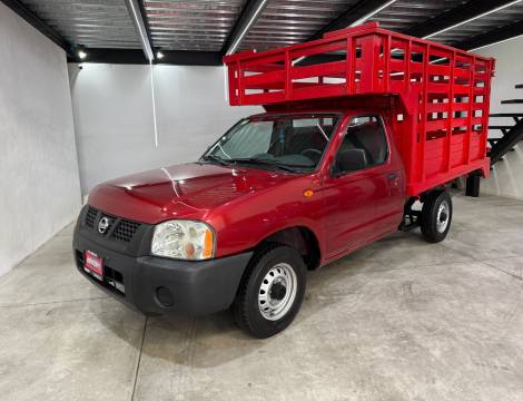 NISSAN NP300 ESTACAS 2009