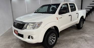 TOYOTA HILUX SR 2014