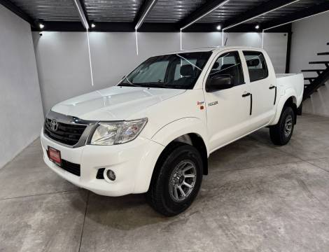 TOYOTA HILUX SR 2014