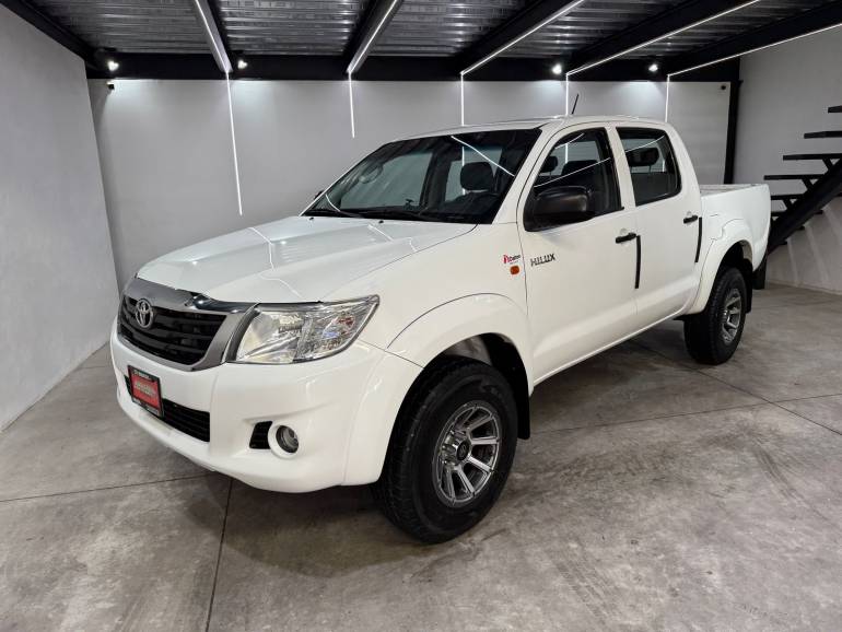 TOYOTA HILUX SR 2014