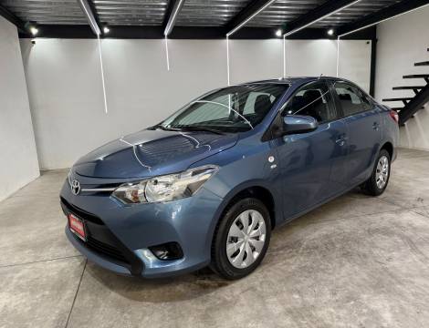 TOYOTA YARIS CORE 2017