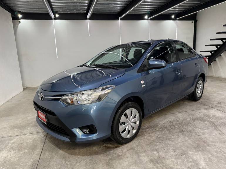 TOYOTA YARIS CORE 2017