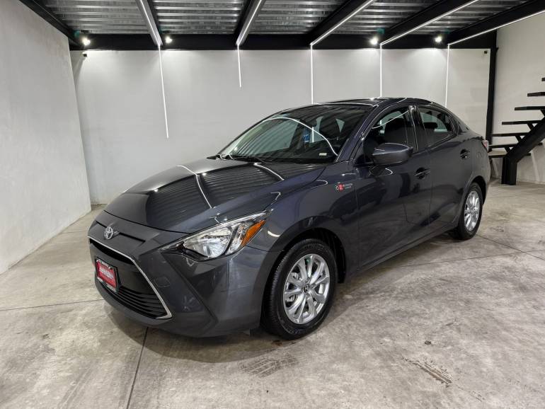 TOYOTA YARIS R XLE 2016