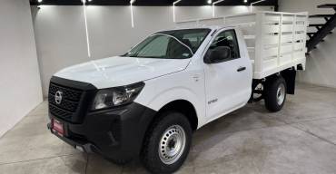 NISSAN NP300 ESTACAS 2022