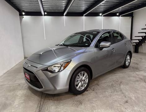 TOYOTA YARIS R XLE 2016