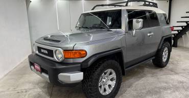 TOYOTA FJ CRUSIER PREMIUM 2012