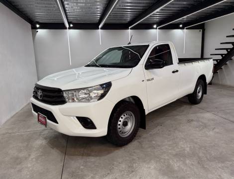 TOYOTA HILUX CABINA SENCILLA 2019