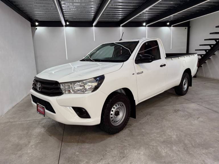 TOYOTA HILUX CABINA SENCILLA 2019