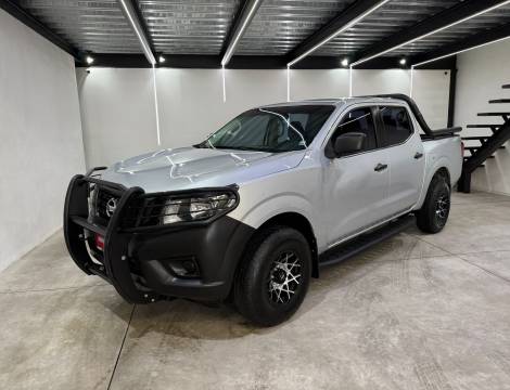 NISSAN NP300 CABINA SENCILLA 2017