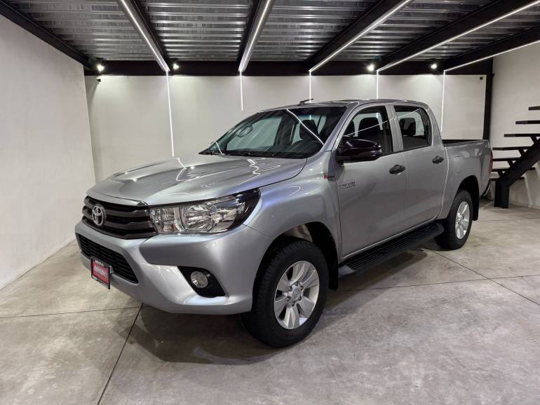 TOYOTA HILUX SR 2019