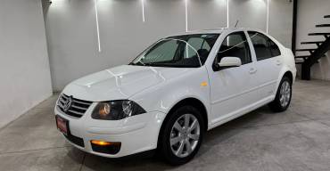 VOLKSWAGEN JETTA TEAM CLASICO 2014