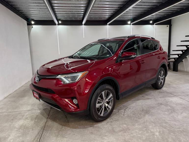 TOYOTA RAV4 XLE 2018