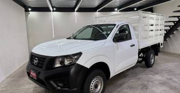 NISSAN NP300 ESTACAS 2016