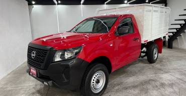 NISSAN NP300 ESTACAS 2023