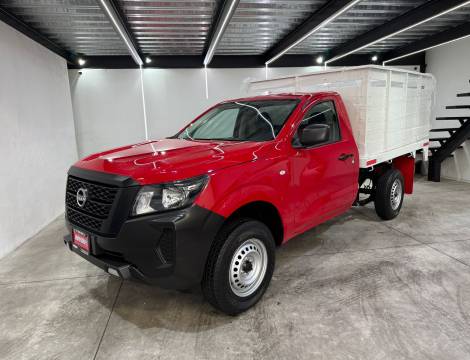 NISSAN NP300 ESTACAS 2023