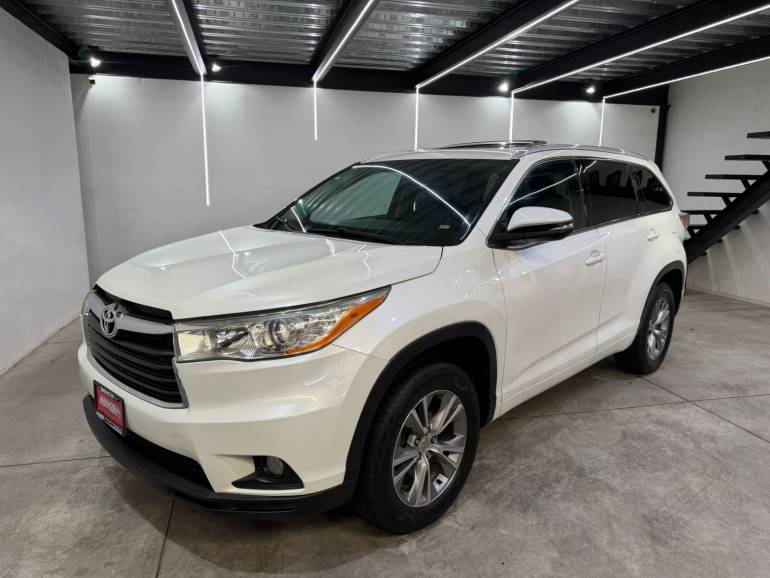 TOYOTA HIGHLANDER XLE 2014
