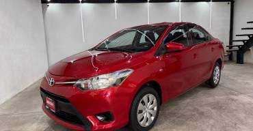TOYOTA YARIS CORE 2017