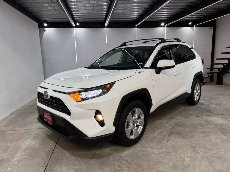 TOYOTA RAV4 LE 2021
