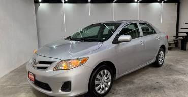 TOYOTA COROLLA LE 2011