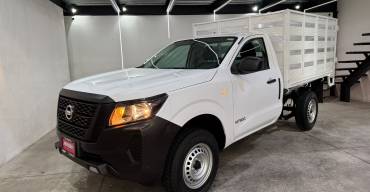 NISSAN NP300 ESTACAS T/M A/C 2022