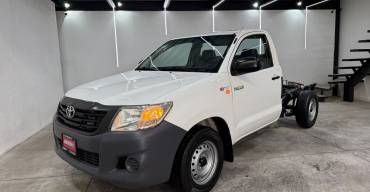 TOYOTA HILUX CHASIS CABINA 2015