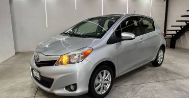 TOYOTA YARIS HB PREMIUM 2014