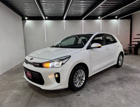 KIA RIO HACH BACK EX 2018