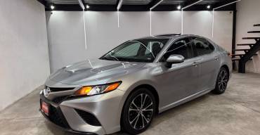 TOYOTA CAMRY 2.5 SE 2018