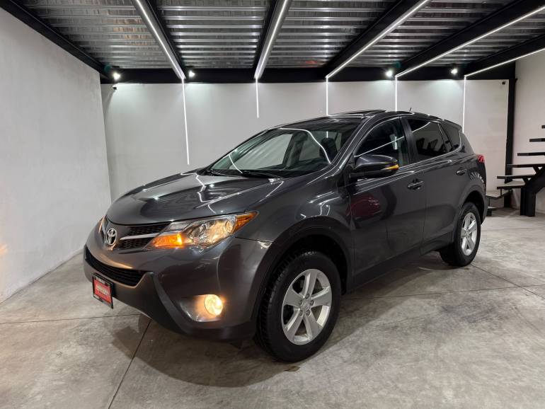 TOYOTA RAV-4 XLE 2013
